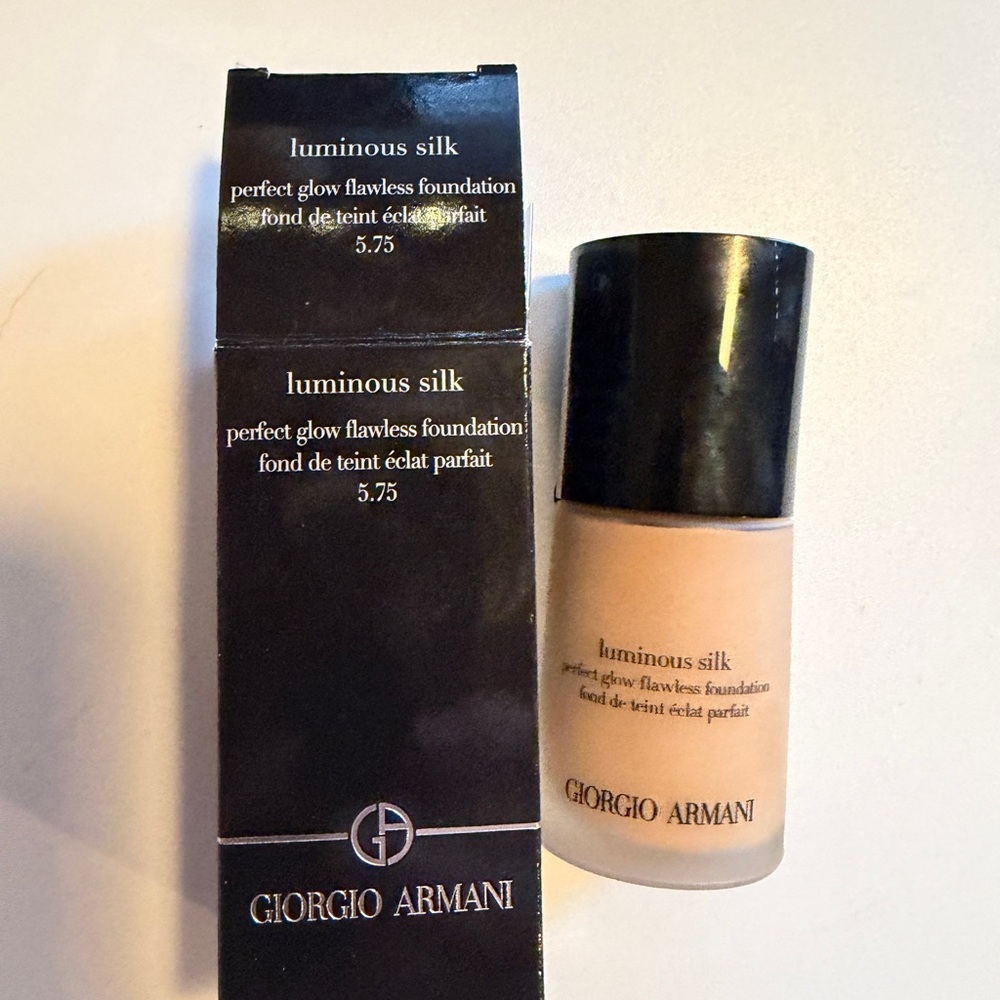 Giorgio Armani Luminous Silk Foundation - Soft Beige